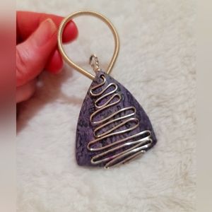 💜Amethyst Pendant with a place for a chain or small omega.